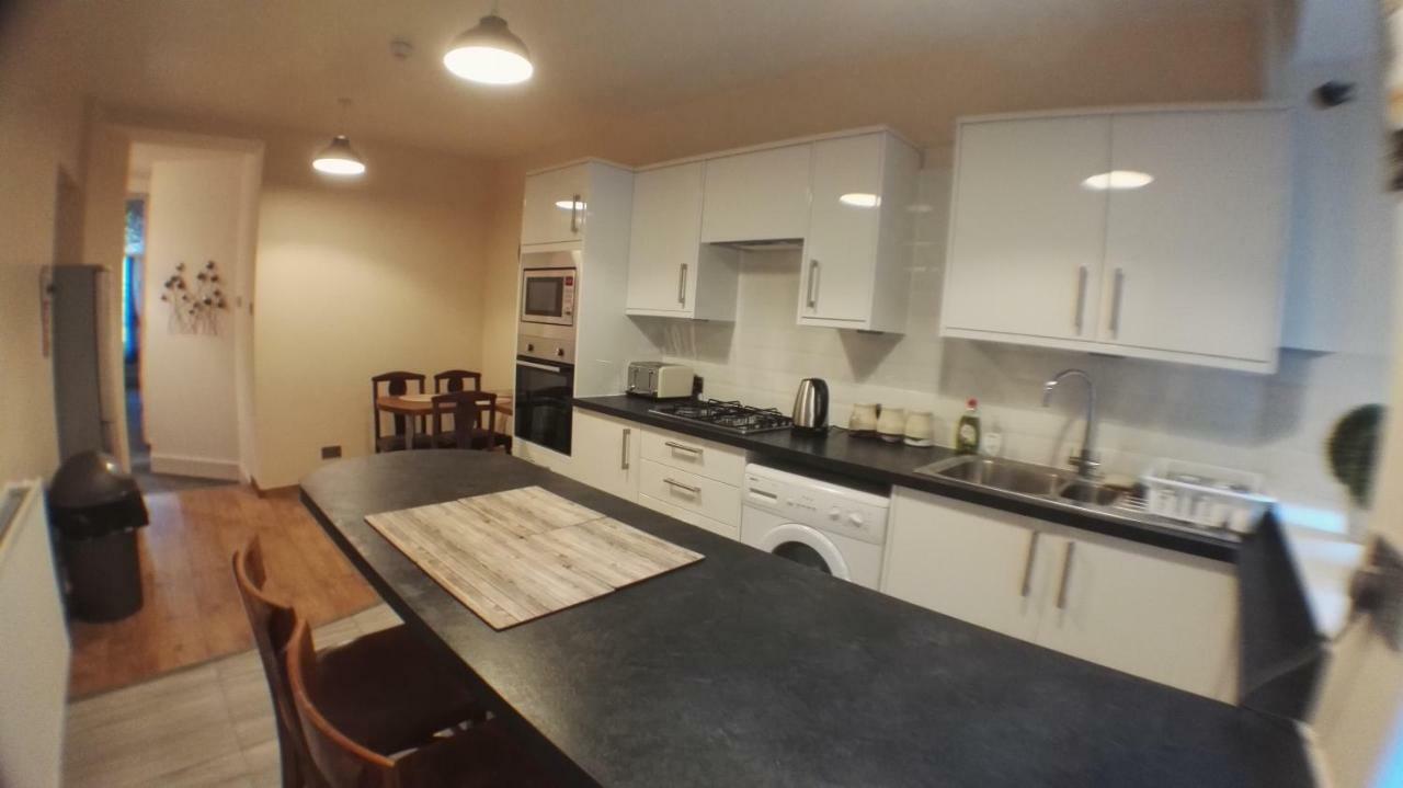 Large Garden Flat Near Marine Lake Weston-super-Mare Extérieur photo